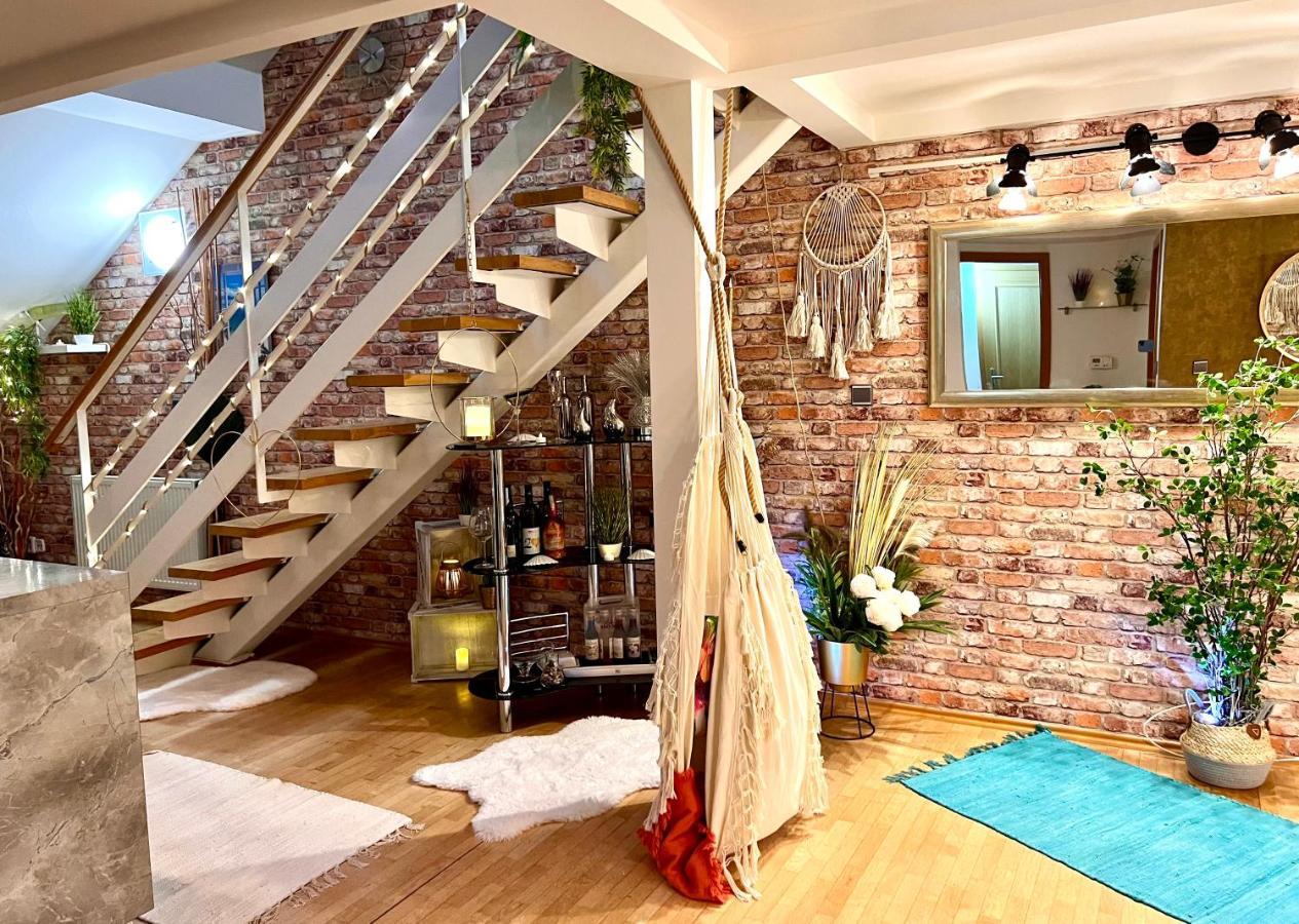 Duplex 2 With Quiet Terrace On Wenceslas Square * Praga