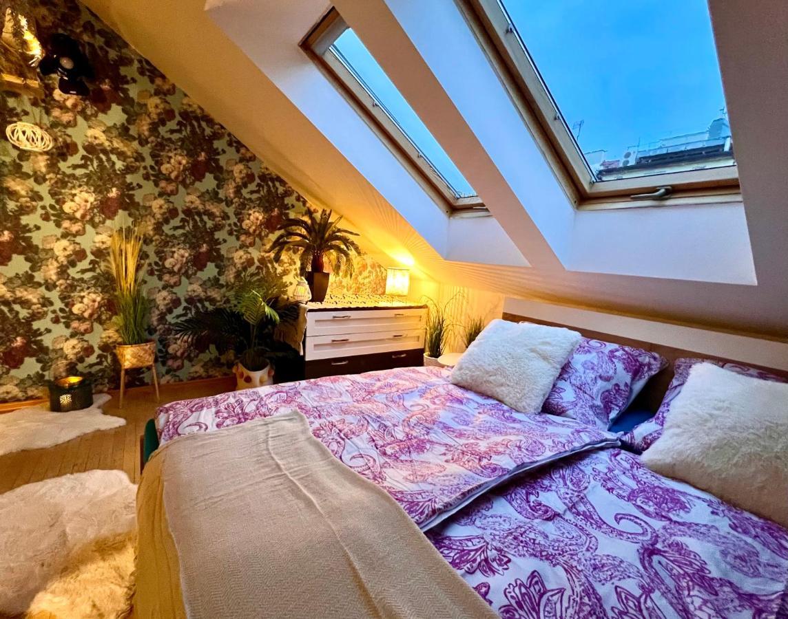 Apartament Duplex 2 With Quiet Terrace On Wenceslas Square *
