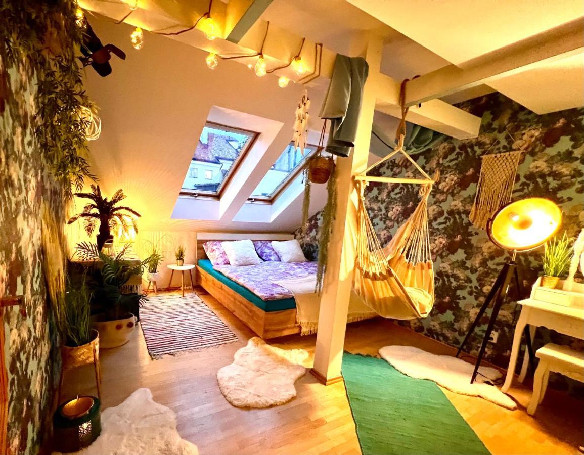 Duplex 2 With Quiet Terrace On Wenceslas Square * Praga